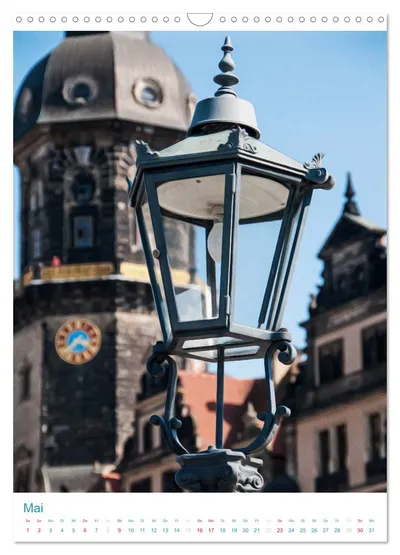 Laterne am Theaterplatz mit Blick zum Hausmannsturm – Maimotiv